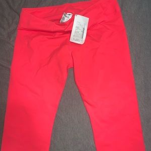 Fabletics Knee-length crops